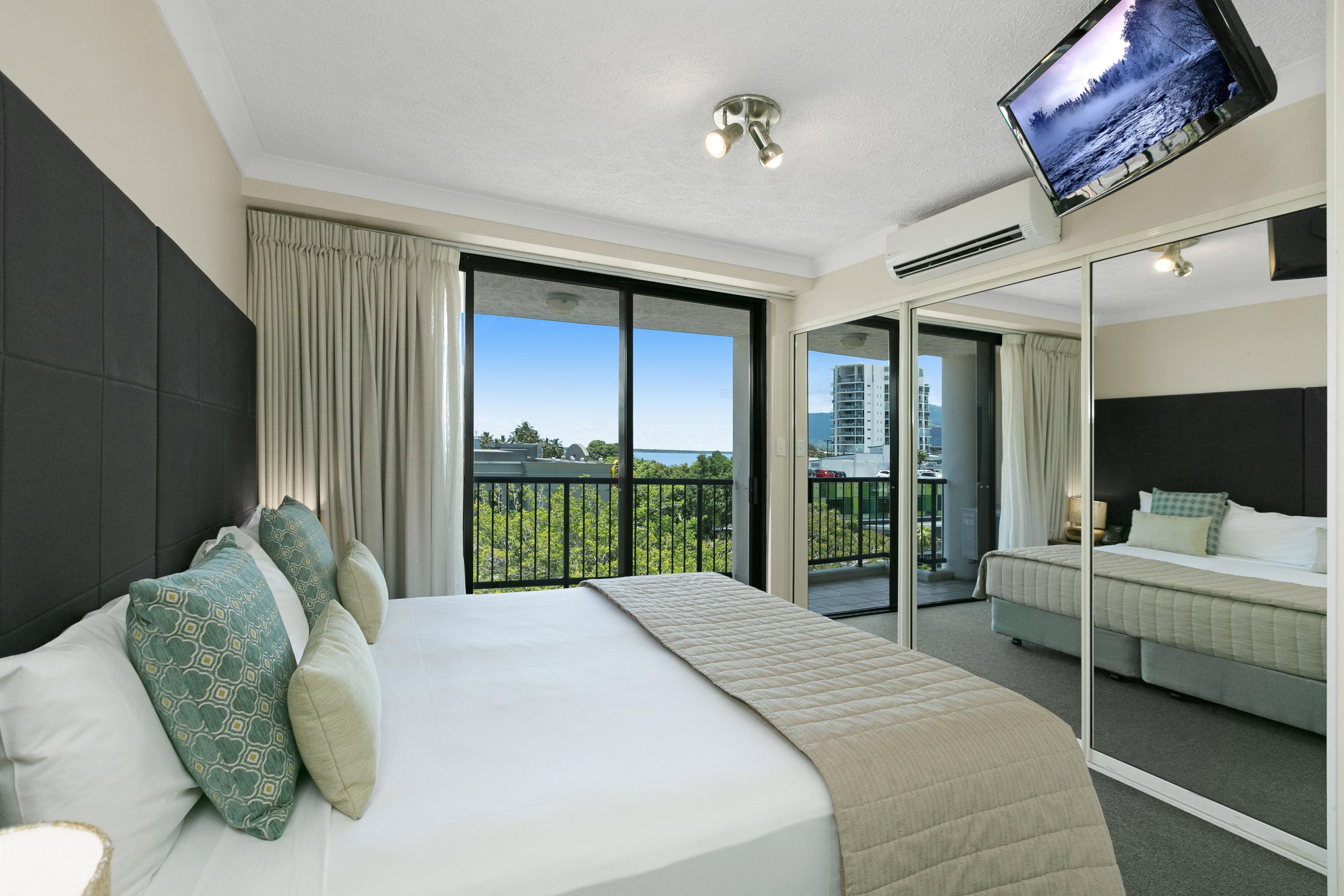Hotel Mantra Esplanade Cairns Esterno foto