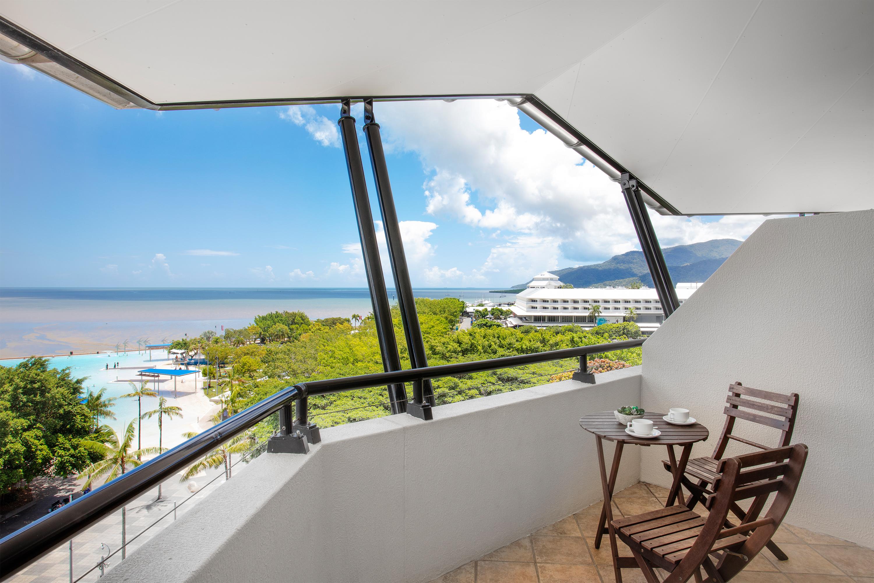 Hotel Mantra Esplanade Cairns Esterno foto