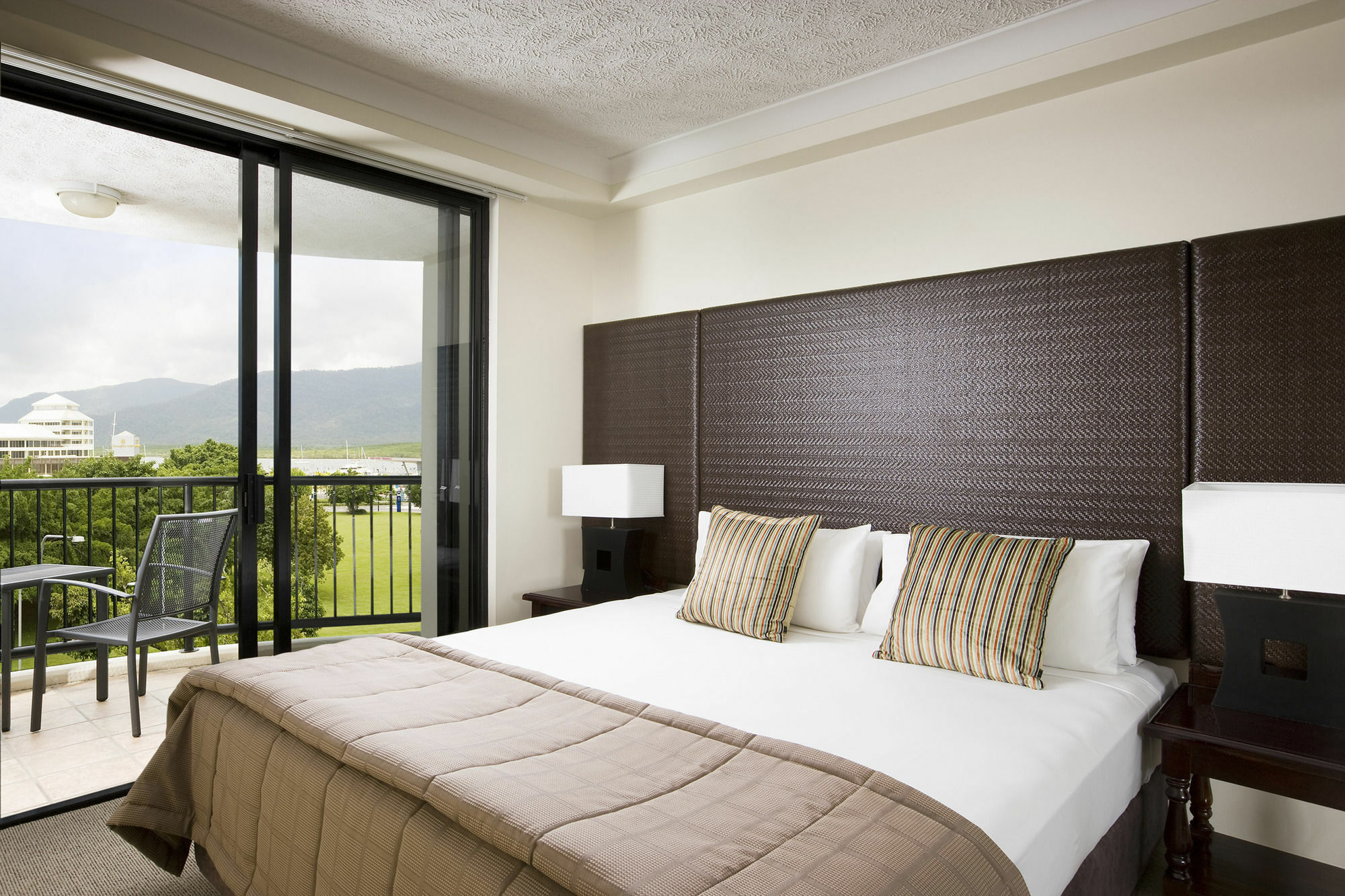 Hotel Mantra Esplanade Cairns Esterno foto